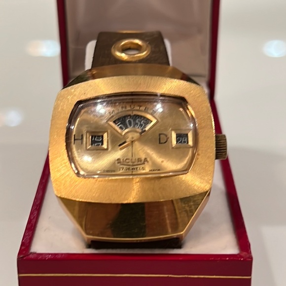 Swiss Watches Sicura 17 Jewels Vintage Watches SICURA BREITLING